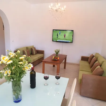 Διαμέρισμα Bernie House 2 *